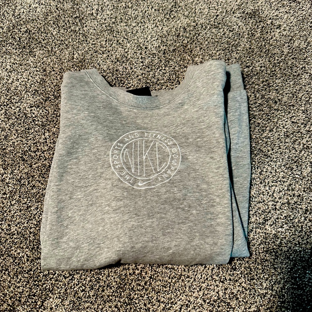 Gray Nike crew neck